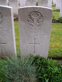 Etaples Military Cemetery - Patterson, A