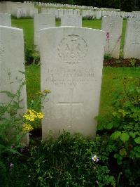 Etaples Military Cemetery - Patterson, J J