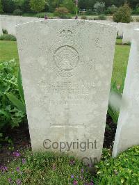 Etaples Military Cemetery - Pattle, Roland Herbert
