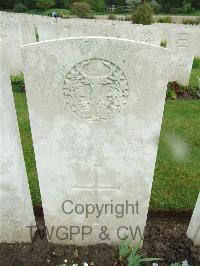 Etaples Military Cemetery - Paull, Edward Gordon