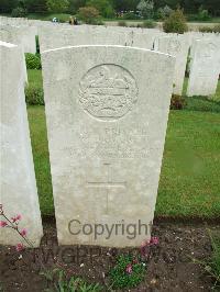 Etaples Military Cemetery - Pawass, W