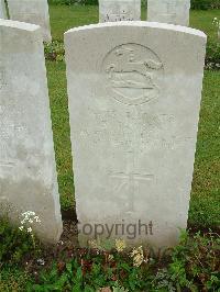 Etaples Military Cemetery - Pawson, E