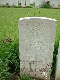 Etaples Military Cemetery - Paxton, J R