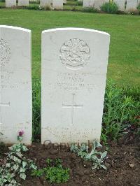 Etaples Military Cemetery - Payne, James