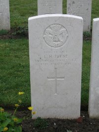 Etaples Military Cemetery - Payne, Leonard Harry