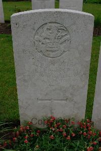 Etaples Military Cemetery - Pearce, H J