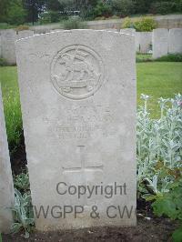 Etaples Military Cemetery - Pearman, H A