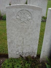 Etaples Military Cemetery - Pearson, J