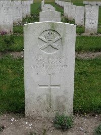 Etaples Military Cemetery - Pearson, J