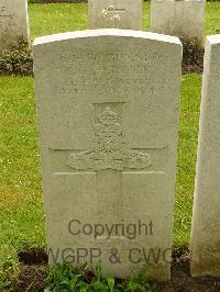 Etaples Military Cemetery - Pedrick, Thomas Geoffrey