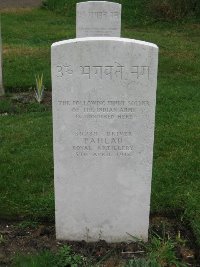 Etaples Military Cemetery - Pehlad, 