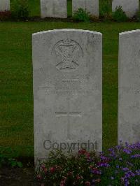 Etaples Military Cemetery - Penney, Henry John