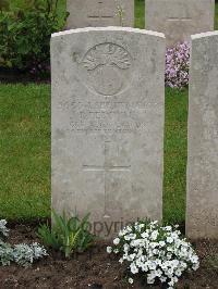 Etaples Military Cemetery - Percival, Robert
