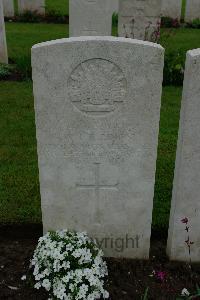 Etaples Military Cemetery - Perinoni, William Louis