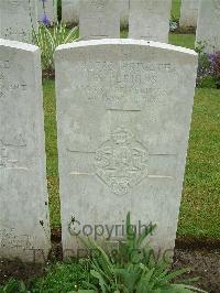 Etaples Military Cemetery - Perkins, O