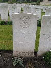 Etaples Military Cemetery - Perry, James