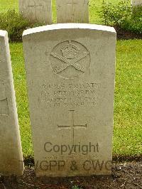Etaples Military Cemetery - Pettigrew, D