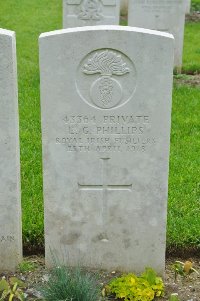 Etaples Military Cemetery - Phillips, Edward George
