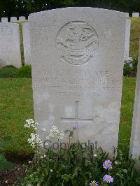 Etaples Military Cemetery - Phillips, George William