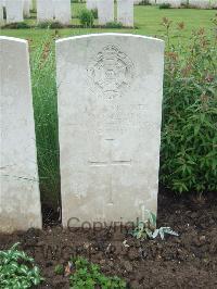 Etaples Military Cemetery - Phillips, G W