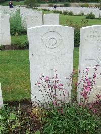 Etaples Military Cemetery - Phillips, J C