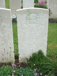 Etaples Military Cemetery - Picken, James