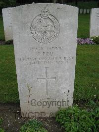Etaples Military Cemetery - Pidd, Joseph