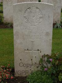 Etaples Military Cemetery - Pike, J