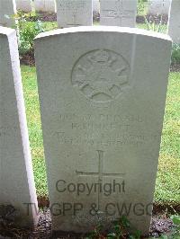 Etaples Military Cemetery - Pinkett, F