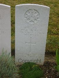 Etaples Military Cemetery - Pinkney, Joseph