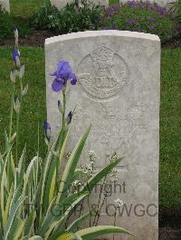Etaples Military Cemetery - Pinnegar, H