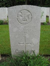 Etaples Military Cemetery - Pinnick, W H