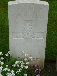 Etaples Military Cemetery - Pipe, A J