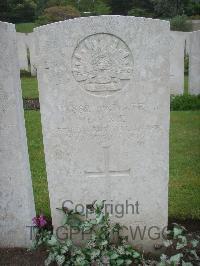 Etaples Military Cemetery - Pirie, Gordon