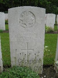 Etaples Military Cemetery - Pittock, W J