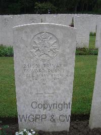 Etaples Military Cemetery - Plant, Edward