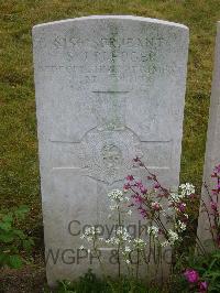 Etaples Military Cemetery - Pledger, Stacey John