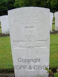 Etaples Military Cemetery - Pollard, Fred