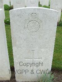 Etaples Military Cemetery - Polley, Ernest Edward George