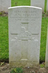 Etaples Military Cemetery - Pollitt, J W