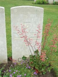 Etaples Military Cemetery - Pollitt, S