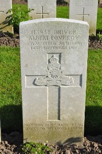 Etaples Military Cemetery - Pomeroy, Albert
