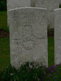 Etaples Military Cemetery - Poole, Owen Conway