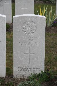Etaples Military Cemetery - Poole, T