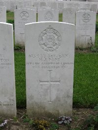 Etaples Military Cemetery - Pope, H J