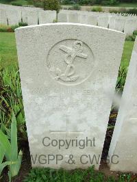Etaples Military Cemetery - Porteous, Richard