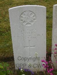 Etaples Military Cemetery - Porter, G