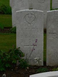 Etaples Military Cemetery - Porter, W E