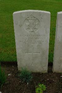 Etaples Military Cemetery - Portman, Nelson Victor
