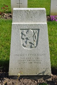 Etaples Military Cemetery - Poslusny, Ondrej